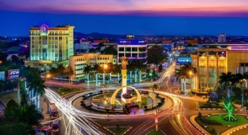 فندق لاكي ستار بون ما توت المظهر الخارجي الصورة